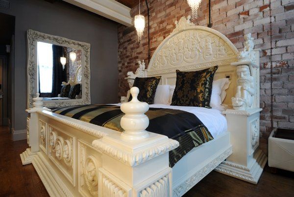 Mahogany Monumental Bed (Antique White)