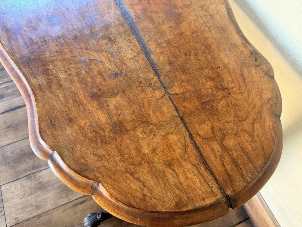 Antique English Carved Walnut Burr Centre Hall Kidney Breakfast Dining Table Circa