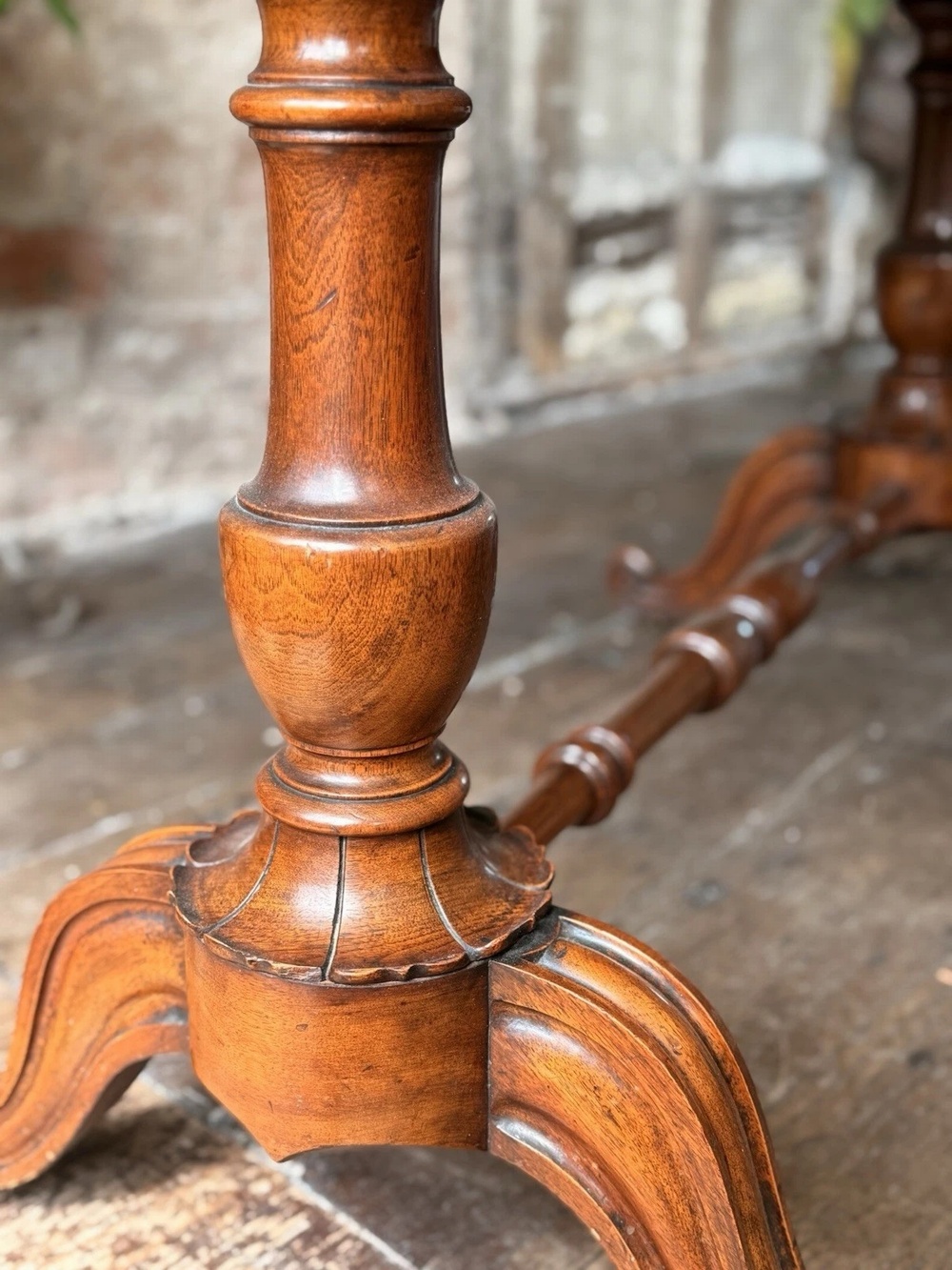 FINE QUALITY Original English Antique Walnut Burr Centre Hall Breakfast Console Sideboard Table