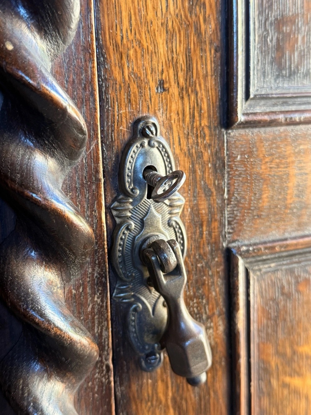 Substancial Antique Oak Heavy Carved Jacobean Gothic Sideboard Buffet Dresser