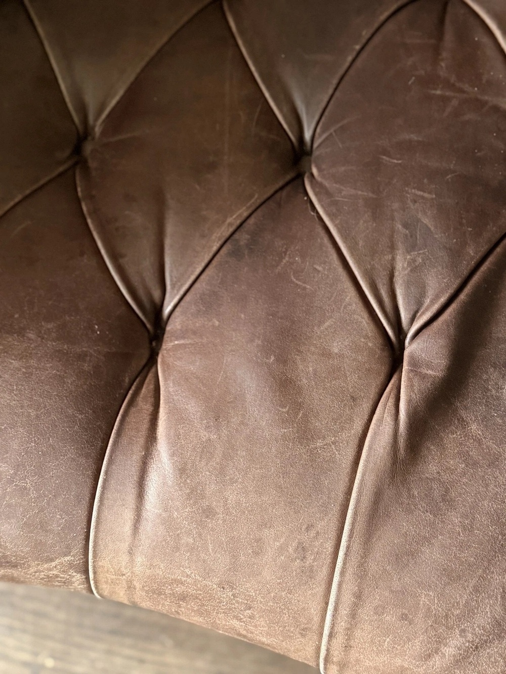 Handmade Superior Fine Quality Heavy Vintage Leather Tan Chesterfield Serpentine Sofa Settee