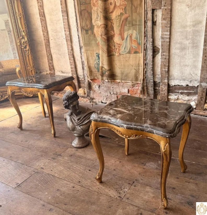 Pair of Vintage Mahogany Antiqued Gold Leaf Matching Marble Lamp Occasional Side Tables