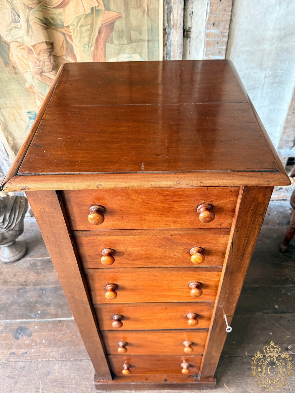 Antique Mahogany Wellington Chest, Six Drawers with Wooden Knob Handles and Locking Bar 1860c